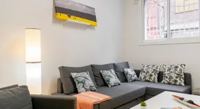 Ahllenrock Barcelona- Escape Parking GRATIS-AC-Metro- Aeropuerto-4-6 Personas - Image 3