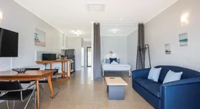 Windsurfer Beach Chalet 3 - Image 2