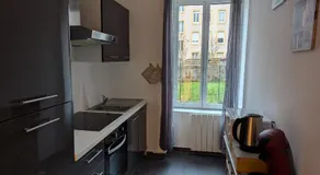 Le Vauban - appartement 2 chambres, salon, cuisine équipée, parking et wifi gratuit - Image 3