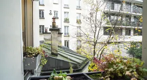 Pretty 36 m near Buttes-Chaumont - Image 5