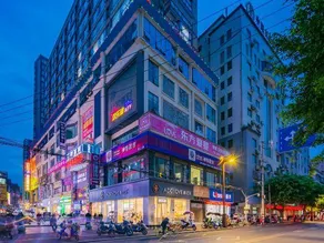 Prince Select Hotel - Image 3