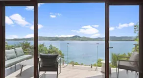 5-Zimmer-Strandhaus mit Meerblick am Hang - Image 4