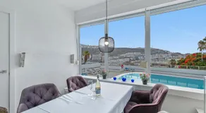 Studio avec terrasse, internet haut débit et piscine | Vue ville - Image 5