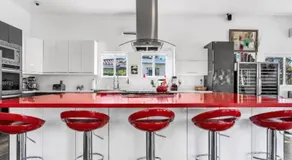 Modern Northwest Vacation Rentals in Miami - Image 4