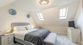 Pears Grove - Southbourne - Image 2