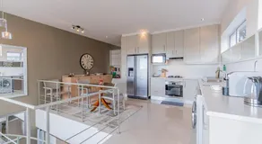 Greenways Drive Apartment - Image 4