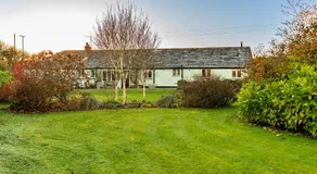 Finest Retreats - Jenny Wren - Image 4
