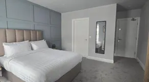 Martins Lane Guesthouse - Image 2