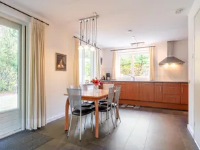 Free holiday home with big garden - Image 3