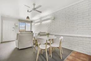 Hybiscus Waterfront Apartments - Image 2