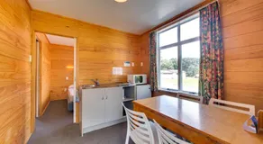 Wellington TOP 10 Holiday Park - Image 2