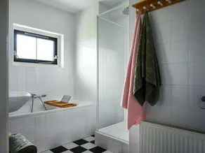 Family house with wellness - Image 2