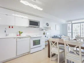 Breathtaking Toronto Waterfront 1+1 2BR | CN Tower, Lake & City Sunset Perfection - Image 3