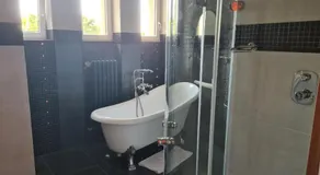 Airport Rooms - Image 2