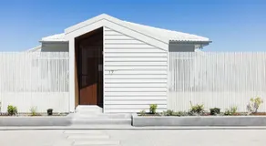 NANNY and POPPYS BEACH HOUSE Gerroa 4pm check out Sundays - Image 4