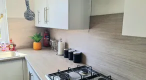 Dundee City Apartment with 3 Bedrooms - Image 3