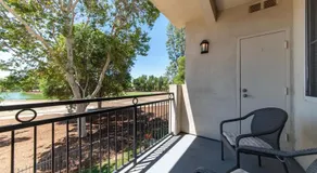 Sky Luxury 2BDRM Suite Deluxe Living Cali - Image 5