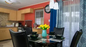 Country Club Comfort - Image 3