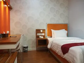 Hotel Bed and Breakfast Surabaya - Image 2