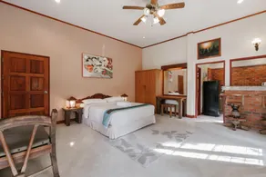 Palm Village - Image 5