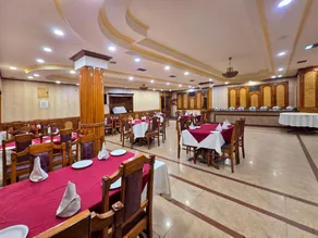Hotel Himland East Lift & Ample Parking - Image 2