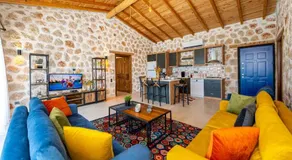 Kalkan'da 2 Yatak Odalı Jakuzili Villa-Villa Seabird - Image 5