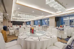 XINGYU GRAND KINGTOWN S HOTEL - Image 2