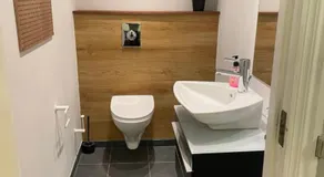 7-bedroom apartment with 2x private parking - Image 2