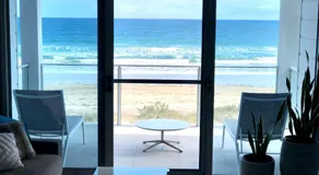Luxury beachfront apartment - Image 3