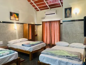 Shreematha Residency Lodging and Bording Hornadu - Image 3