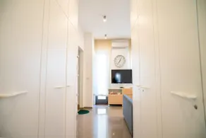 Spacious accommodation with fast Wi-Fi and private terrace - Image 3