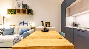 SUPERIOR DESIGN APARTMENT by JR City Apartments - Image 2