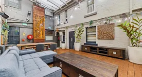 London Gate Backpackers Hostel - Image 2