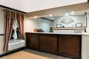 Super 8 by Wyndham Fenton/St Louis Area - Image 4