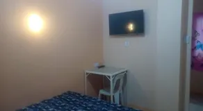 ROBIE'S TRANSIENTS ROOMS - Image 2