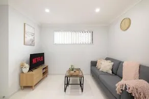 Smart Suites Self Check-in Apartments - 16 Freney - Image 1