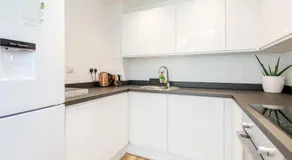 *Spacious-Modern One Bed Flat. Riverside Location* - Image 4