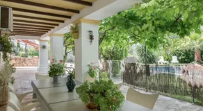 Maison adaptée aux familles avec terrasse, piscine et barbecue | Vue montagne | Avec animaux acceptés - Image 5