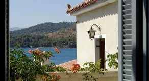Sto Roloi Island Houses - Image 4