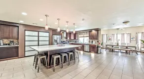 Spacious Home free early check-in if available! - Image 5