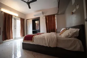 Shanthi Service Apartment - Image 5
