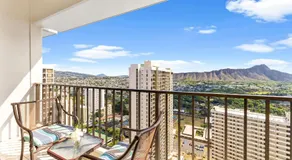 Upscale Penthouse with Ocean Views & Free Parking! - Image 2