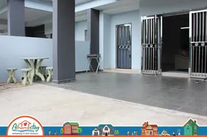 Pd Homestay Famille (near beach) - Image 3