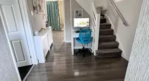 Cheerful 3 bedroom Townhouse with free parking. - Image 3