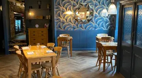 THE RED LION - Image 3