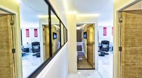 Viengping Mansion Chiang Mai - Heart of Nimman, Shopping & Cafes - Image 4