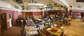 The Farnham Arms Hotel - Image 4