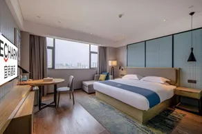Echarm Hotel Nanning Chaoyang Square River View - Image 4