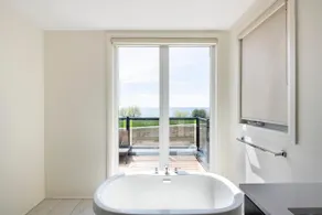 Grand Waterfront Retreat – Under 1hr from Toronto - Image 4