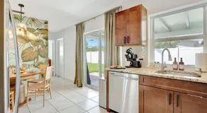 Luxury Heated Pool Oasis-10 mins to BEACH- Fast WiFi - Image 4